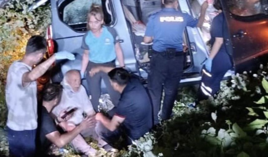 Kontrolden çıkan araç şarampole yuvarlandı: 2 yaralı