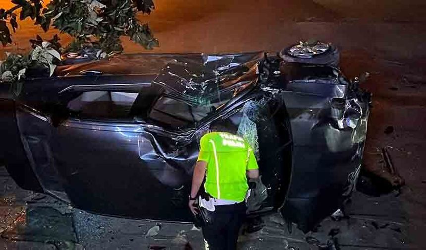 Sıkıştırılan otomobil takla attı: 4 yaralı, sürücü firarda