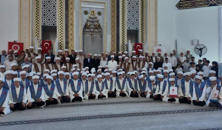 Esenler'de 114 hafız icazet aldı