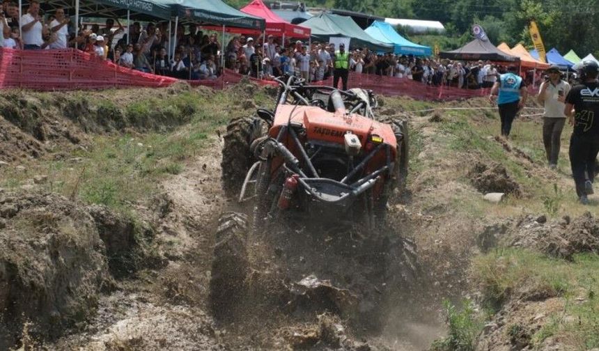 Çamur ve adrenalin Yenice'de buluştu: Off-Road tutkunları nefes kesti