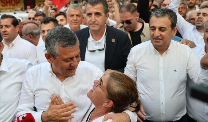 Özgür Özel'den yeni parti sinyali: "Sizi hiç üzmeden yeni bir yol açacağız"