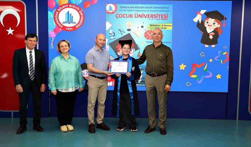 Çocuk Üniversitesi Mezuniyet Töreni gerçekleştirildi