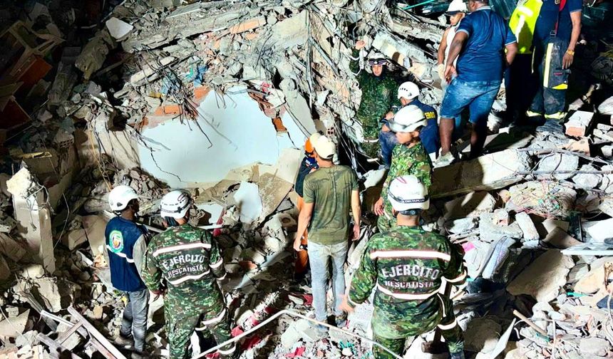 7.4’lük depremde ölü sayısı 181’e yükseldi