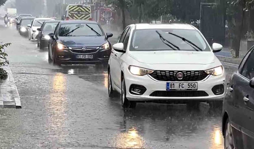Düzce’de kuvvetli yağmur etkili oldu