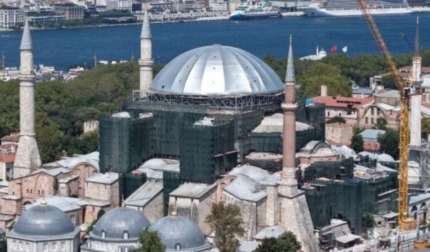 Ayasofya’da cumhuriyet tarihinin en kapsamlı restorasyonu hız kesmiyor