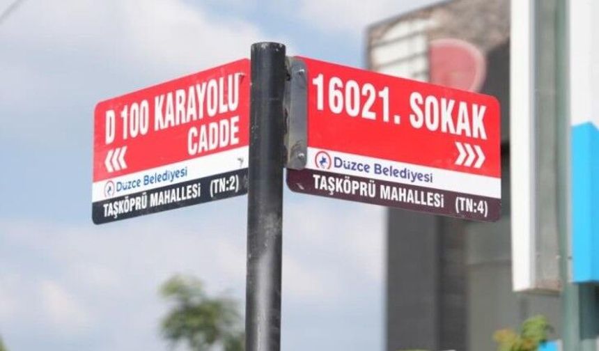 Düzce’de cadde ve sokak tabelaları tamamlanıyor
