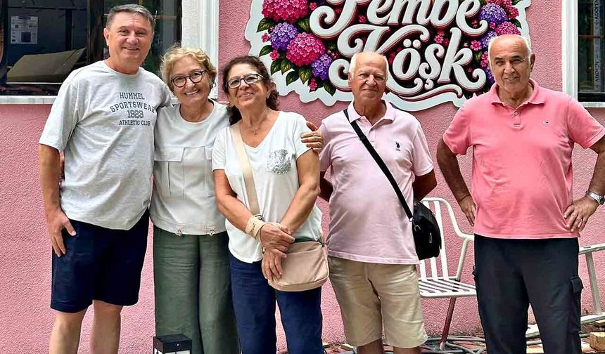 Tahsin Erdem yıllar sonra öğretmeniyle Pembe Köşk’te buluştu
