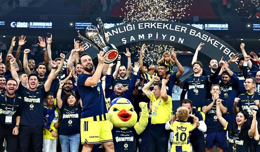 39. Erkekler Cumhurbaşkanlığı Kupası'nda ödüller verildi! Fenerbahçe, kupayı kaldırdı