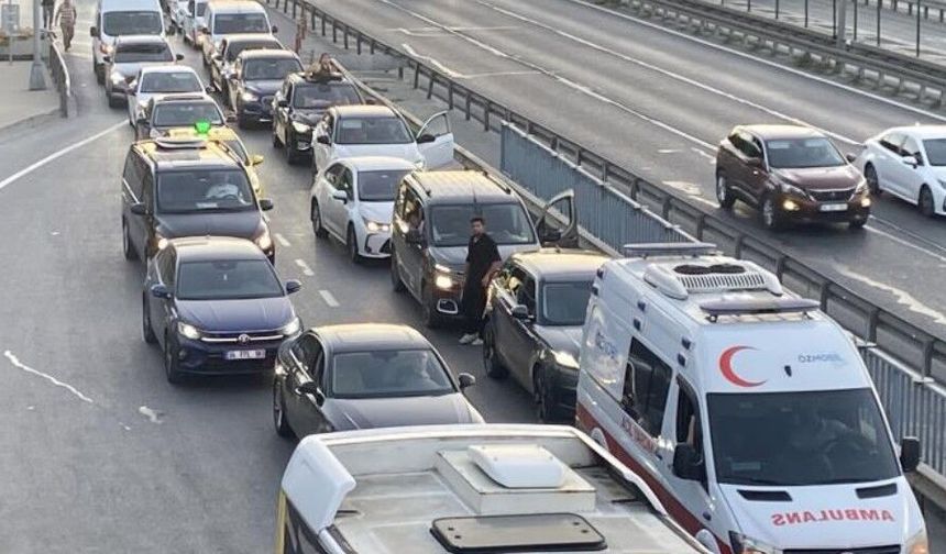 Beyoğlu’nda arızalanan tanker E5'te trafiği kilitledi