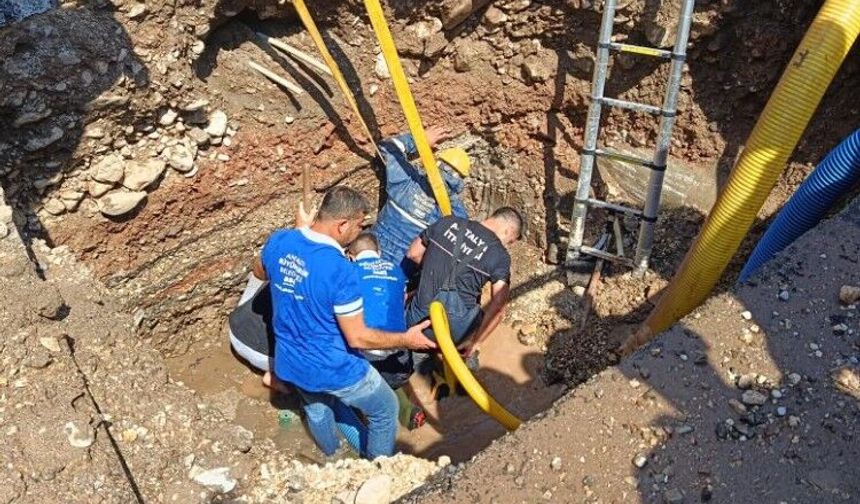 Göçükte mahsur kalan işçi için zamanla yarış