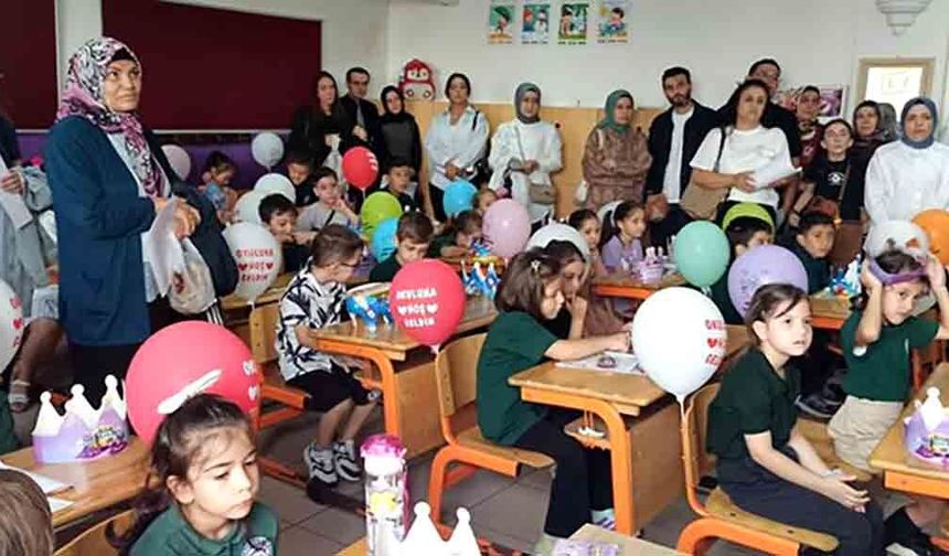 250 bin 562 öğrenci pazartesi günü okula dönecek