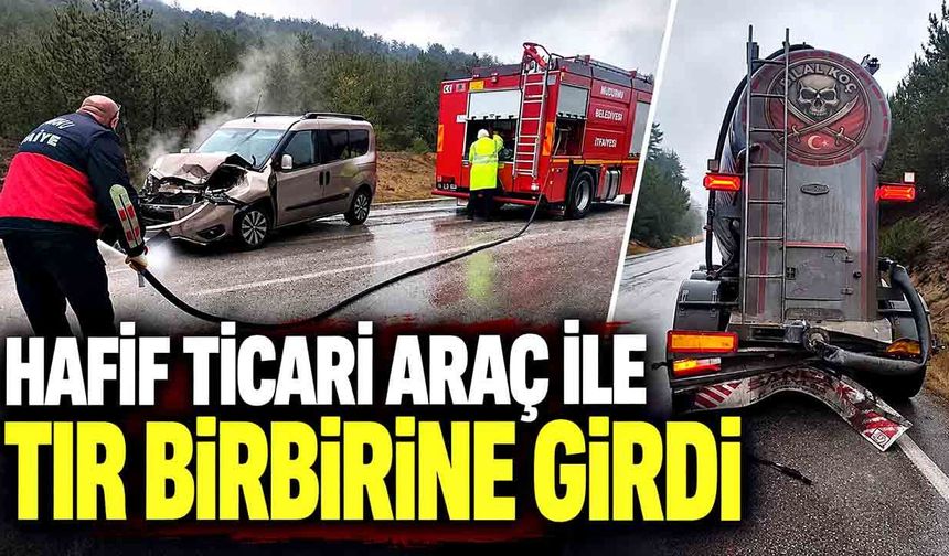 Korkutan çarpışma! Hafif ticari araç ile tır birbirine girdi