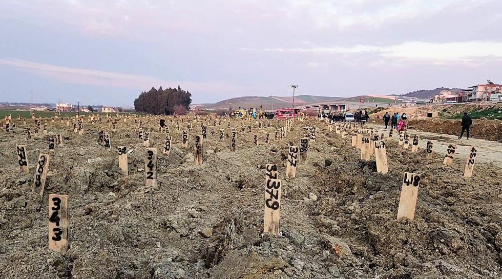 Deprem mezarlığı  (3)