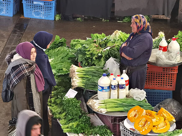 halk pazarı yine boş kaldı (3)