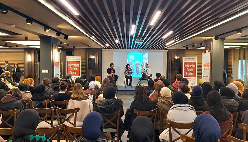 Düzce Üniversitesi heyecanıyla parlıyor: 7. Kocaeli Üniversite Tanıtım Günleri'nde sahne aldı!