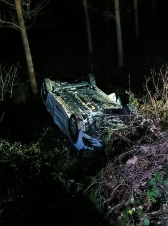 otomobil şarampole uçtu-2