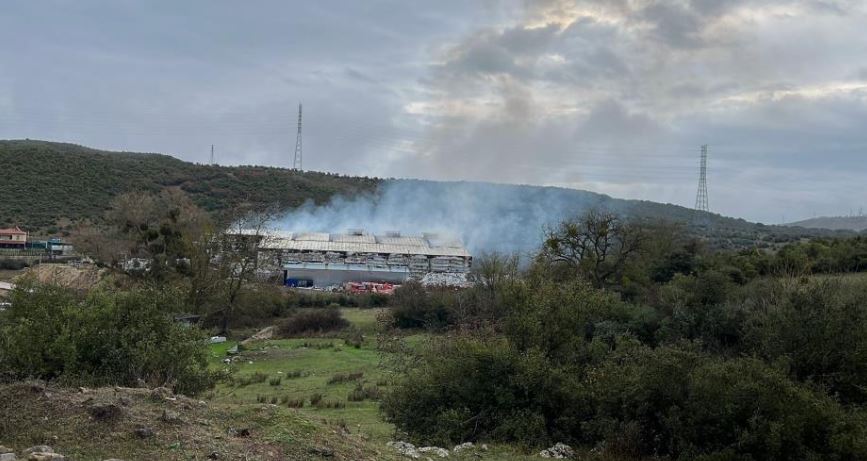 Fabrikada Yangın Alevler Içinde Kaldı 2