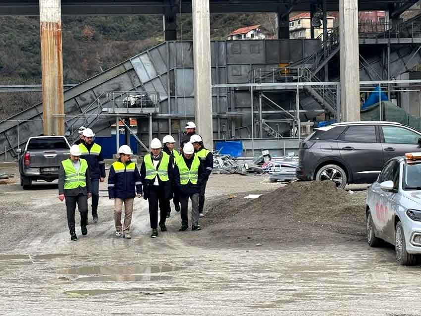 997E9E0E 8556 478D B8F7 315B4C12C2Cd