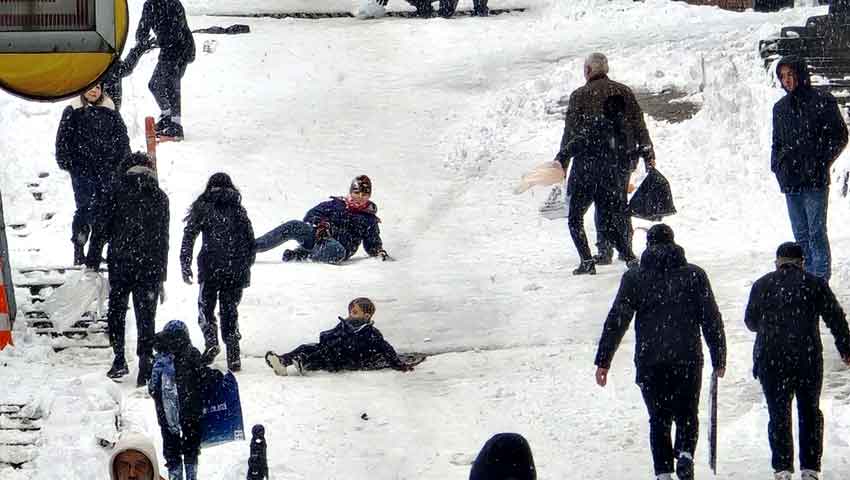 Gazi Okulu Buz Pistine Döndü 3