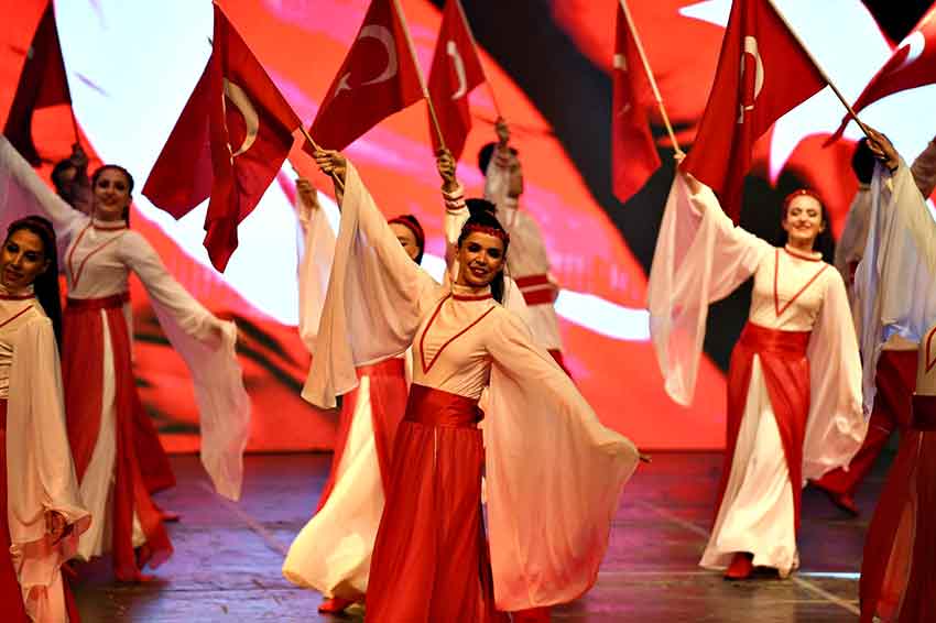 T U R K K U L T U R U N E A I T M U Z I K V E S A H N E S A N A T L 549756 163023