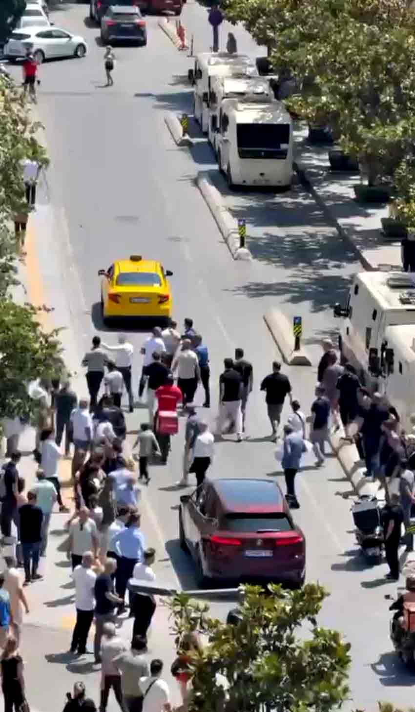 I S T A N B U L B A K I R K O Y’ D E H A S T A N E B A H C E S I N D 772304 228215