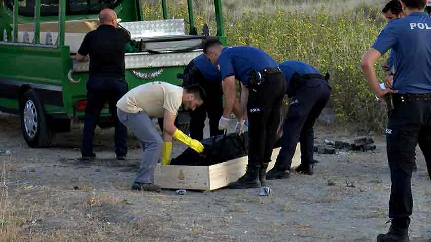 I S T A N B U L E S E N Y U R T‘ T A C E S E D I B U L U N A N K I 791101 233988