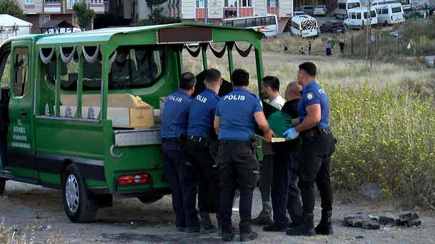 I S T A N B U L E S E N Y U R T‘ T A C E S E D I B U L U N A N K I 791102 233988