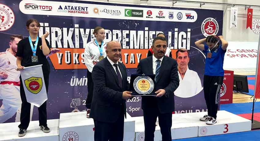 Karate Rüzgarı Esti (1)