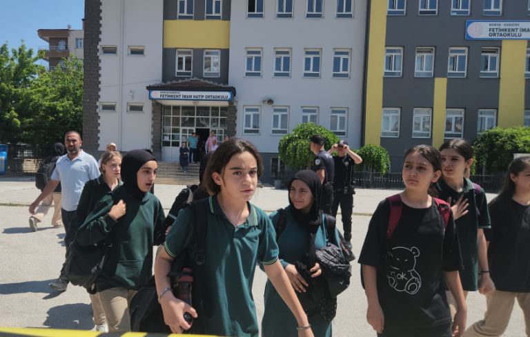 Okulda Öğretmen Öldürüldü 2