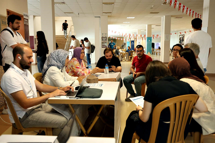 Aday Öğrenciler Düzce Üniversitesini Tanıdı (2)