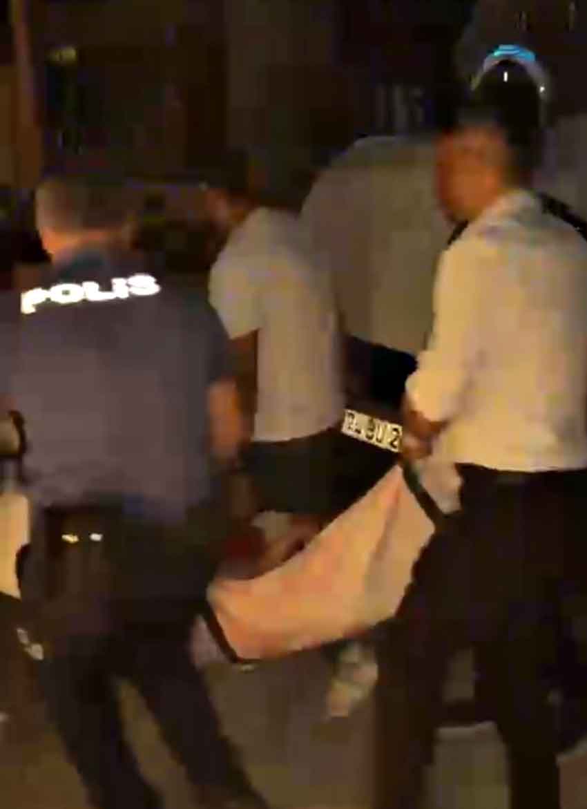 B A R T I N E S K I E S I N I O L D U R D U U V E Y K I Z I N I 815935 241650