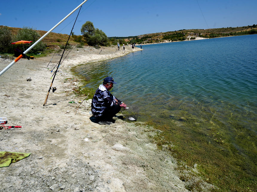 Balık Kafesleri Patladı, Oltasını Alan Baraja Koştu (1)