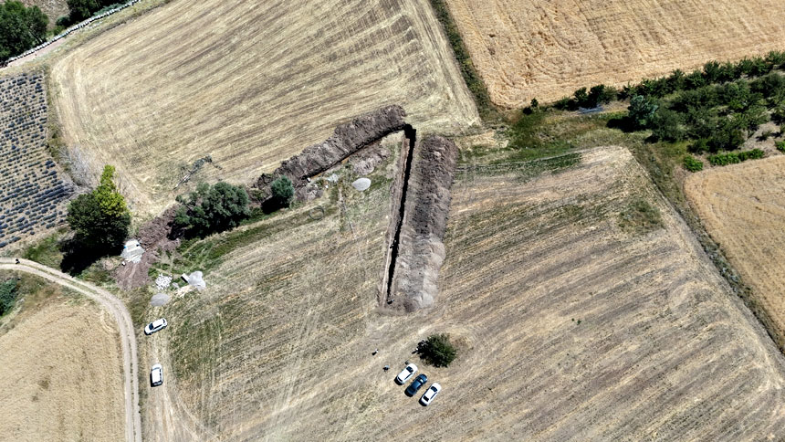 Bölgedeki Yüz Binlerce Kişiyi Ilgilendiren Fay Hattında Hendek Açıldı, Akademisyenler Çalışma Yaptı (3)