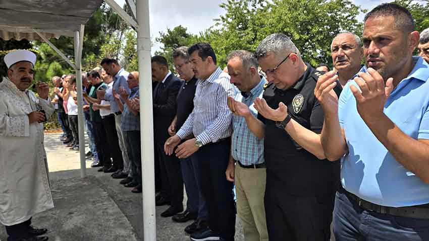 Gazeteci Cem Küçük'ün Babasının Cenazesi (4)