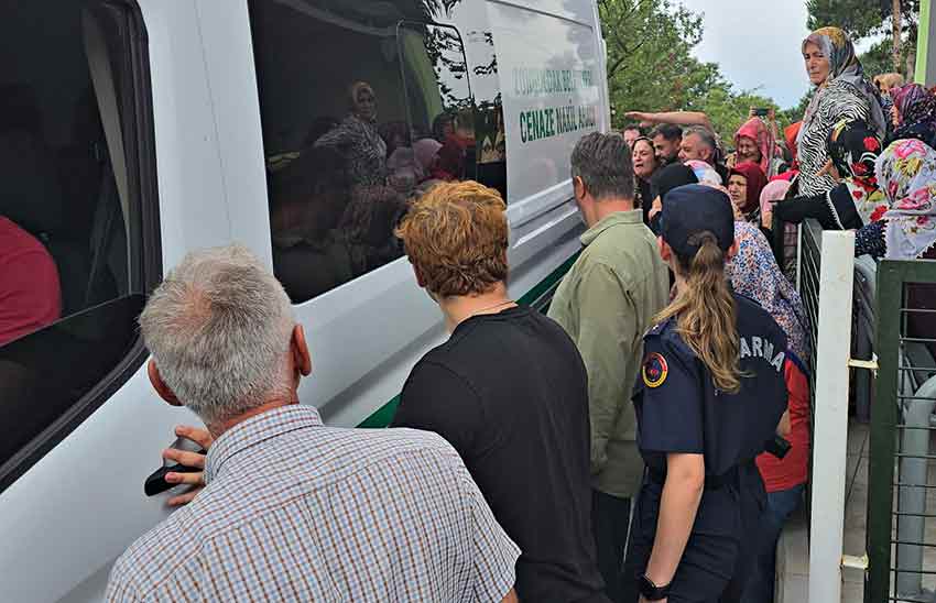 Gazeteci Cem Küçük'ün Babasının Cenazesi (8)