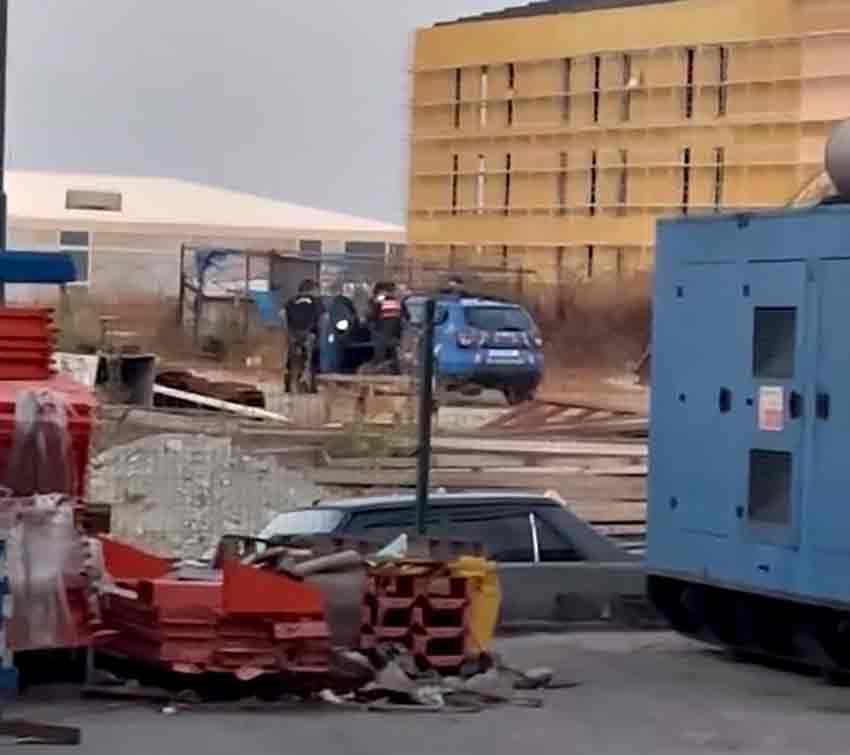 I S T A N B U L A R N A V U T K O Y D E E S K I C A L I S T I G I 841831 249582