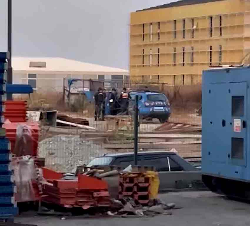 I S T A N B U L A R N A V U T K O Y D E E S K I C A L I S T I G I 841832 249582