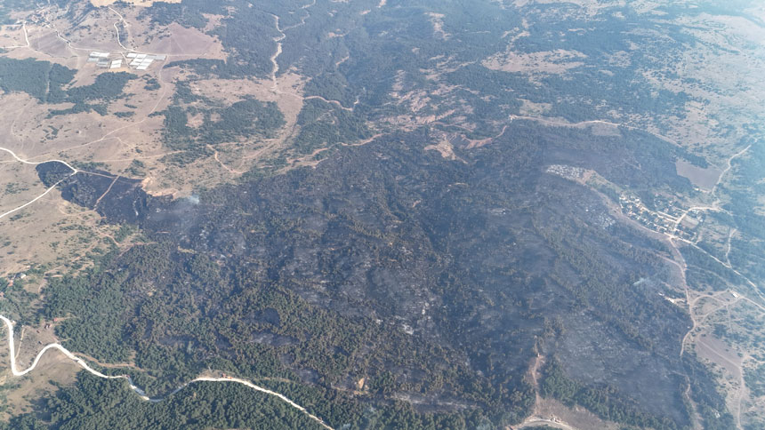 Karabük'teki Orman Yangını 12 Saatte Kontrol Altina Alındı (1)