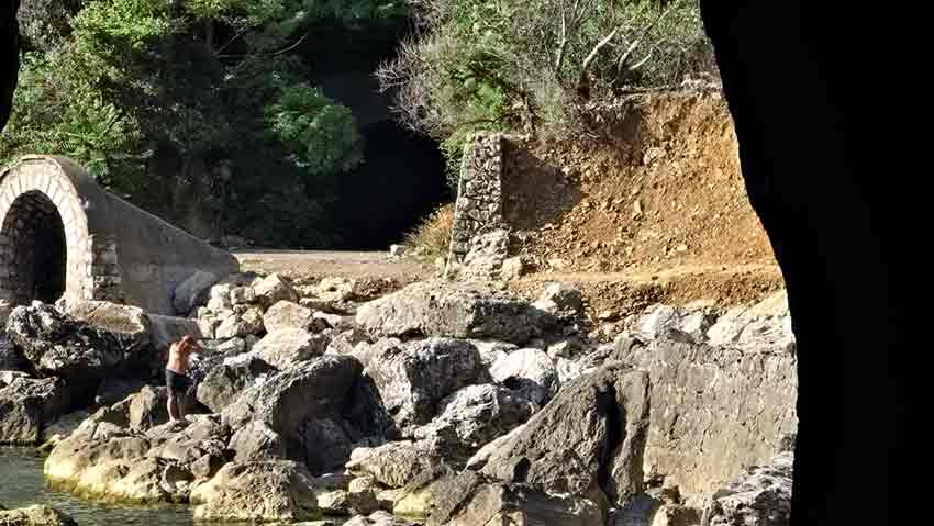 Li̇man Arkasi Kapandi (1)