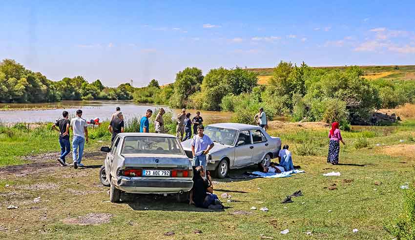 O M E R K A R D E S I V E A R K A D A S I N I K U R T A R A N B A B 814415 241177