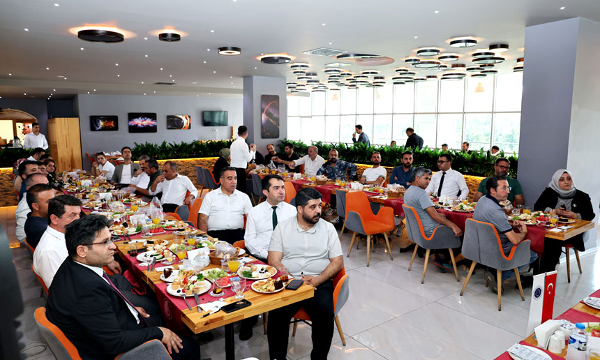 Rektör Hacımüftüoğlu Okul Yöneticileriyle Bir Araya Geldi (1)