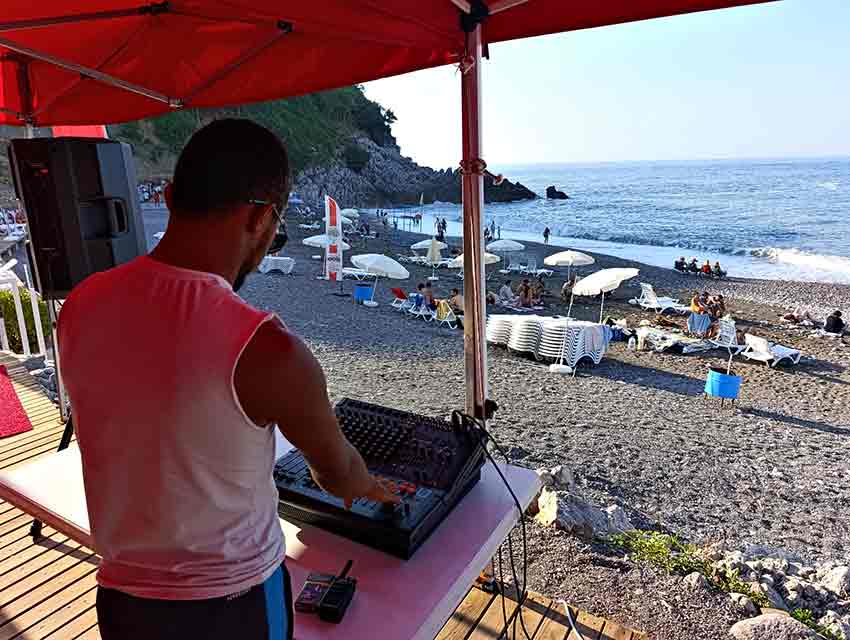 Bf1614B1 3A1E 4870 9650 9E05849F1B90