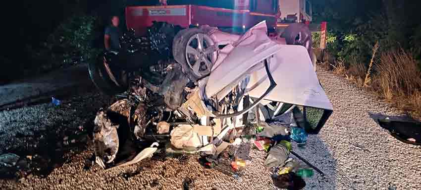 C A N A K K A L E D E I K I O T O M O B I L I N C A R P I S T I G I K 863705 256472