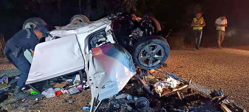 C A N A K K A L E D E I K I O T O M O B I L I N C A R P I S T I G I K 863706 256472