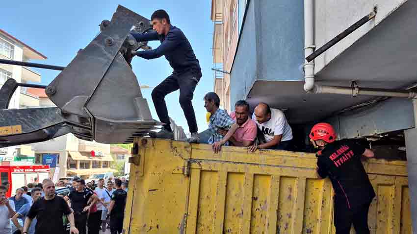 F R E N I B O S A L A N H A F R I Y A T K A M Y O N U I S Y E R I N E 869240 258094