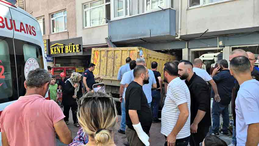 F R E N I B O S A L A N H A F R I Y A T K A M Y O N U I S Y E R I N E 869245 258094