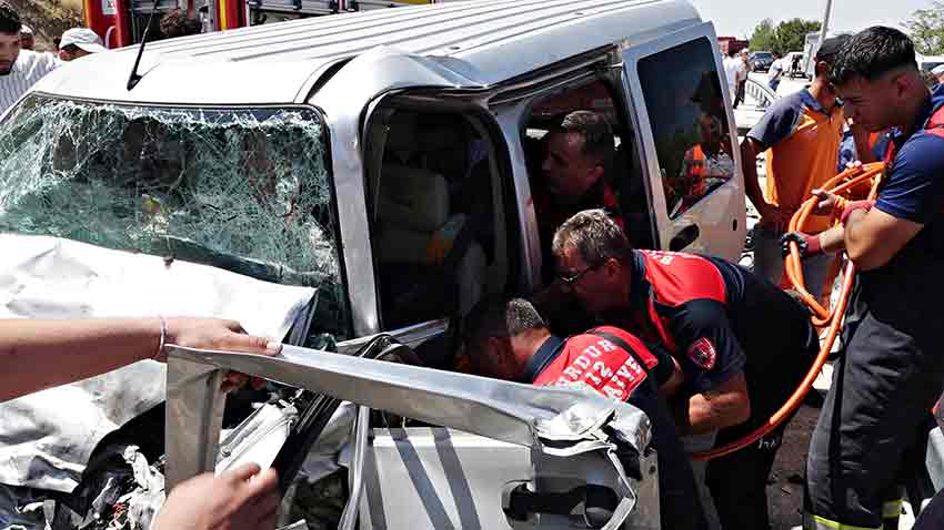 M I N I B U S I L E H A F I F T I C A R I A R A C C A R P I S T I 866027 257236