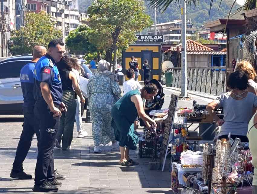 Sahi̇lde Kaldirim İşgali̇ (5)