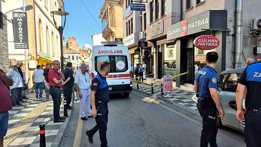 Bartında Berberde Husumetlilerini Vurdu (2)