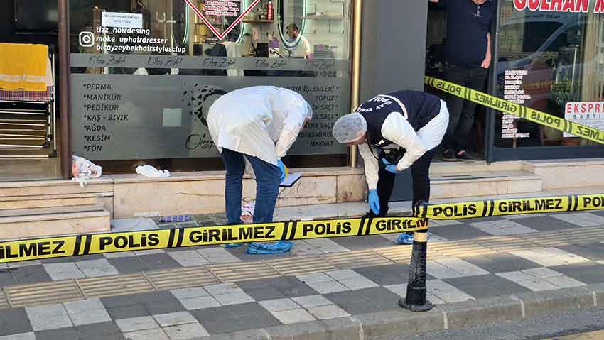 Bartında Berberde Husumetlilerini Vurdu (5)